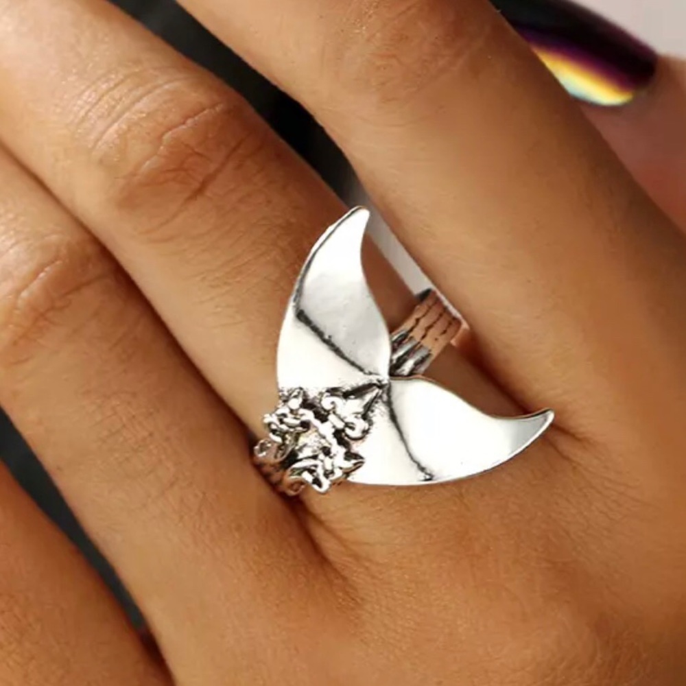 ✨✨Whale knuckle Ring✨✨